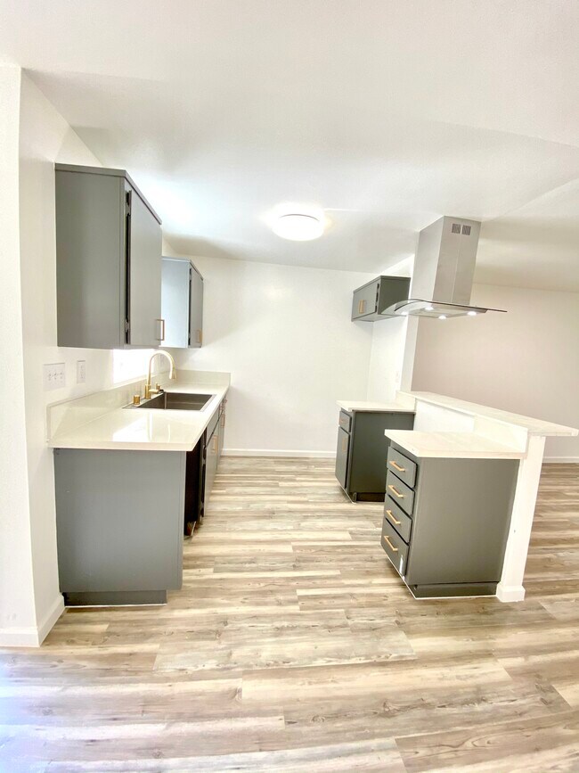 Building Photo - 4484 Murietta Ave