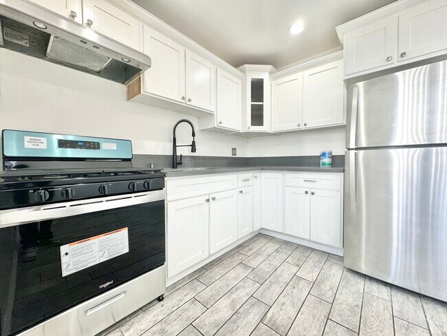 Foto del edificio - 4839 W 17th St