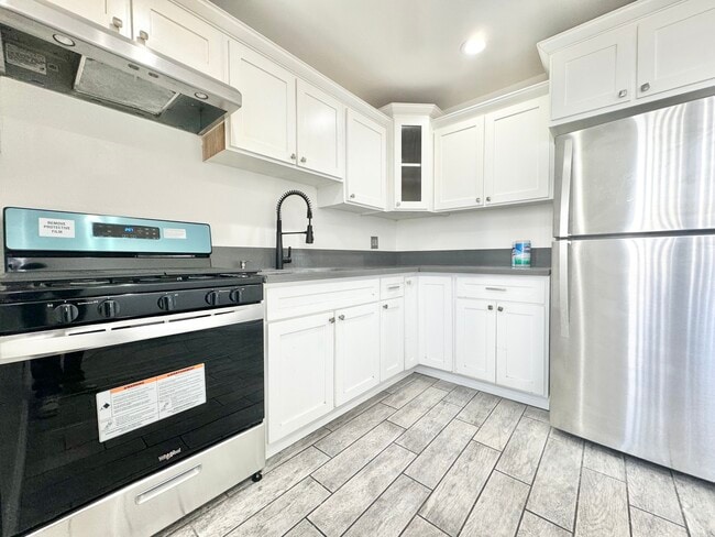 Building Photo - 4839 W 17th St