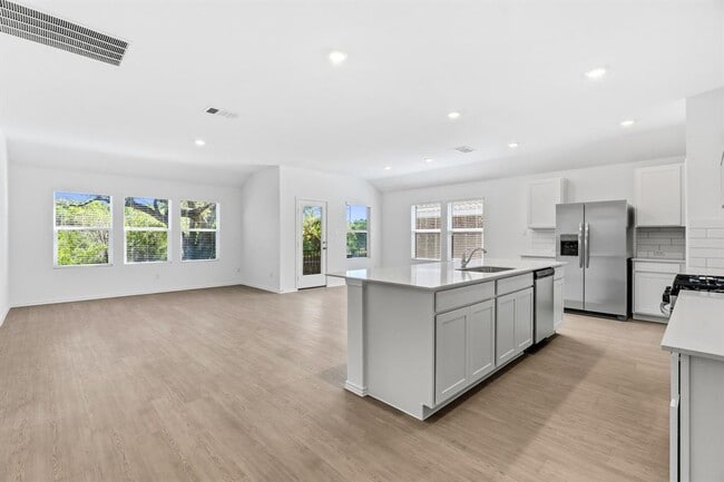 Building Photo - 1448 Boggy Crk Rnch Rd