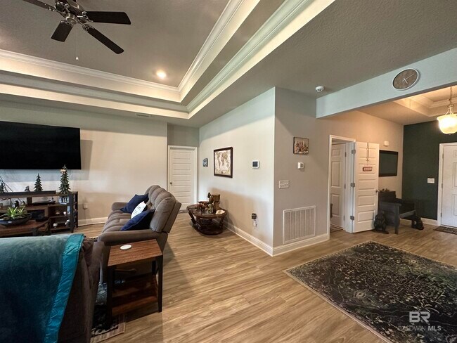 Building Photo - 12941 Sanderling Lp