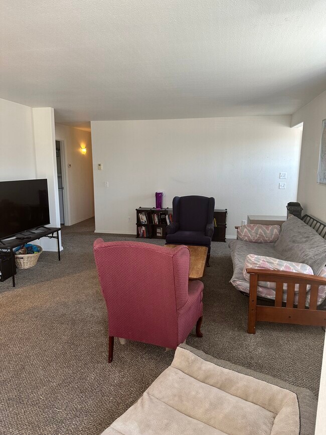 Foto del edificio - 1096 Longbow Ln