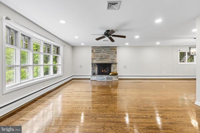 Building Photo - 420 Cassatt Rd