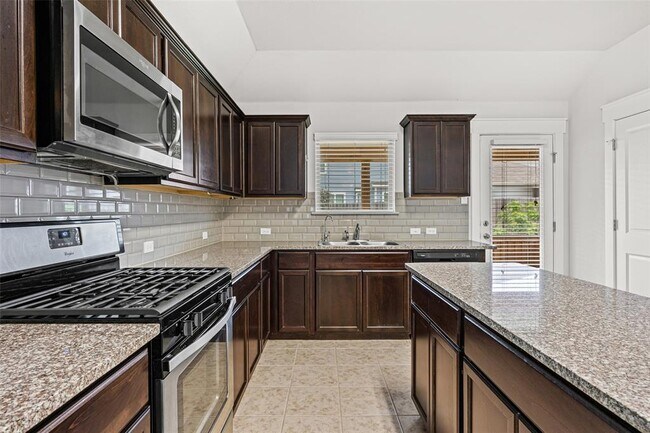 Foto del edificio - 5800 Marostica Ln