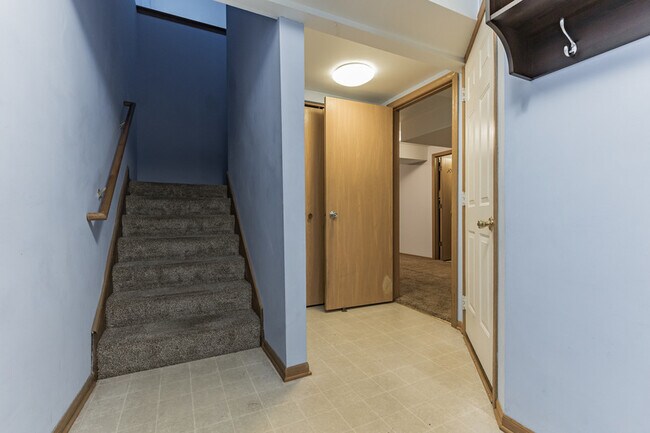 Foto del edificio - 1518 Golden Oak Dr