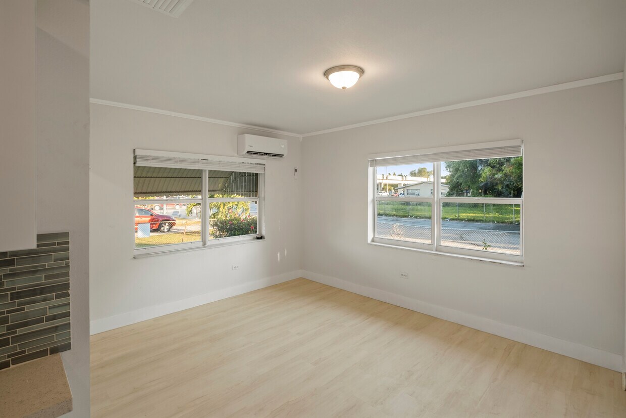 Foto principal - 1219 NW 33rd St