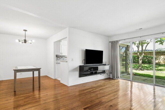 Foto del edificio - 1411 Wentworth Ct