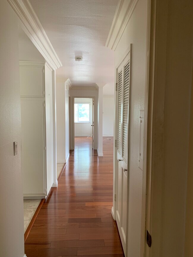 Building Photo - 2392 Via Mariposa W