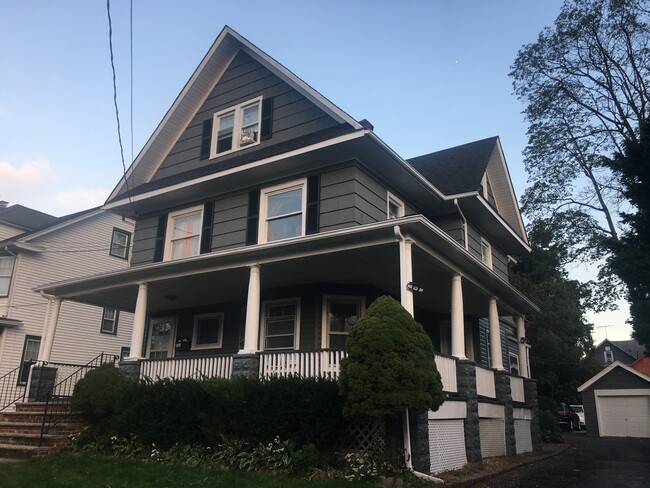 Building Photo - 60 Summit Ave