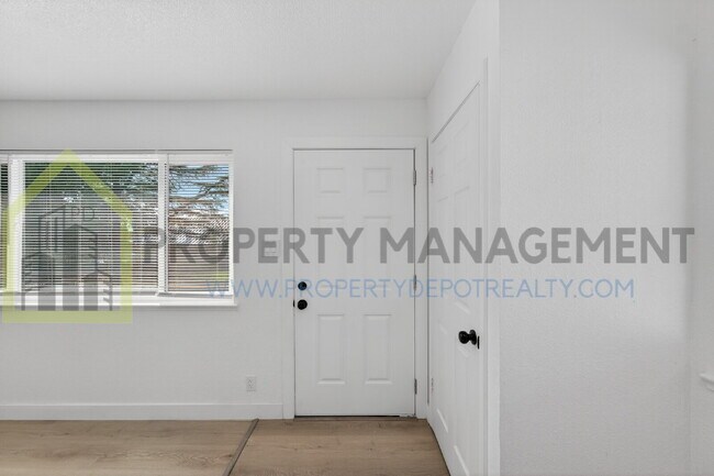 Foto del edificio - Charming 2-Bed Hideaway in Sacramento – Your Perfect Urban Retreat!