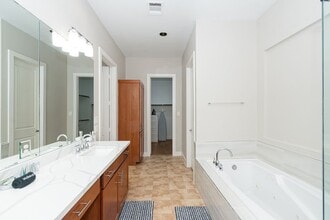 Building Photo - 1205 Detering St