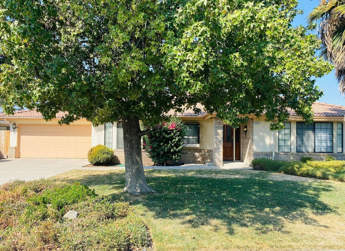 Primary Photo - 3018 Aspen St