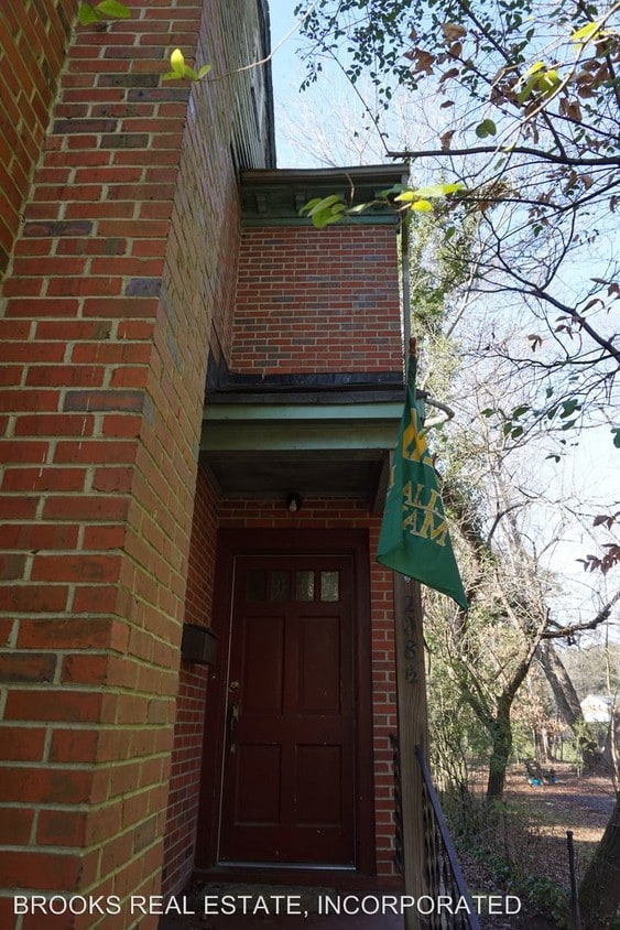 Primary Photo - 208 1/2 Harrison Ave