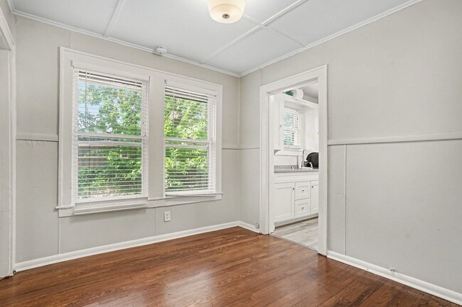 Building Photo - 2112 McMillan Ave