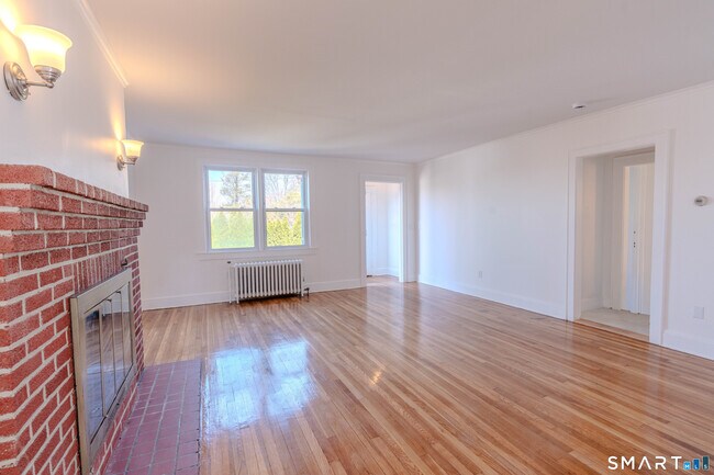 Foto del edificio - 2 Maplewood Terrace