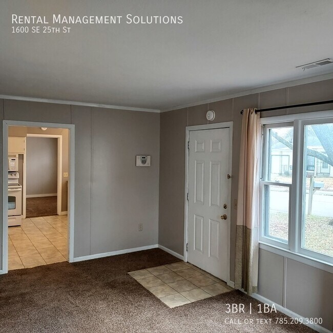 Building Photo - 1600 SE 25th St- 3 BED/1 BATH