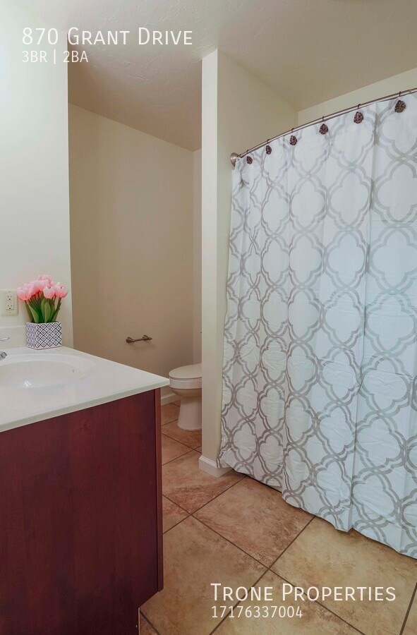 Foto del edificio - 870 Grant Dr