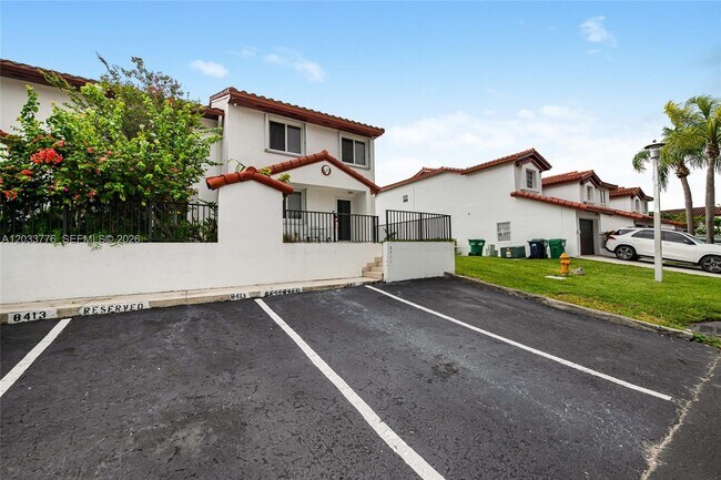Foto del edificio - 8411 SW 208th Terrace