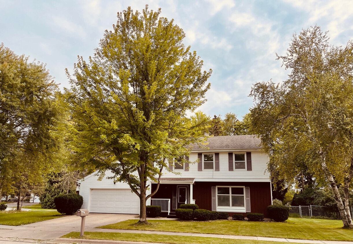 567 E Peckham St, Neenah, WI 54956 House Rental in Neenah, WI