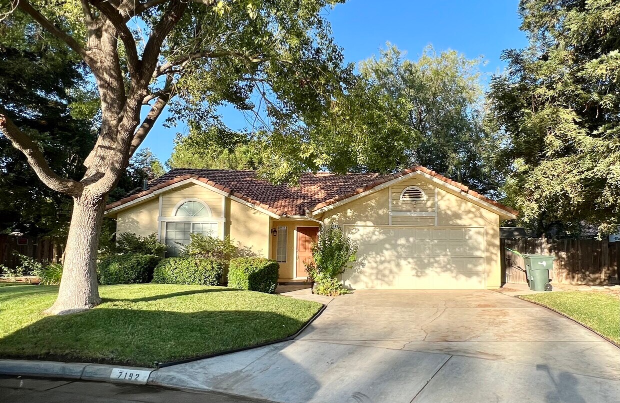 7192 N Ivanhoe Ave, Fresno, CA 93722 House Rental in Fresno, CA