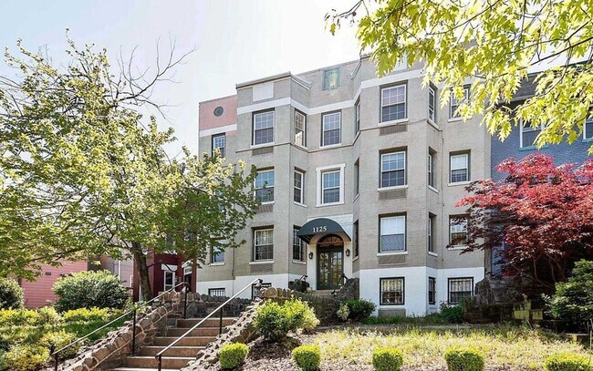 Building Photo - 1125 Maryland Ave NE