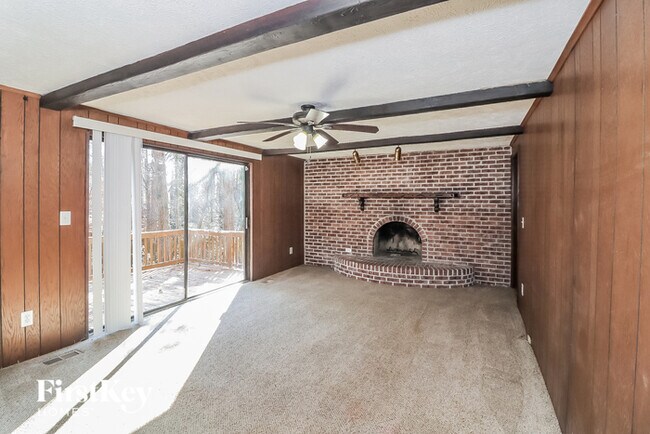 Building Photo - 286 Pinehurst Ln
