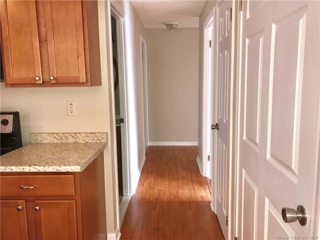 Foto del edificio - 2418 Harbor View Dr