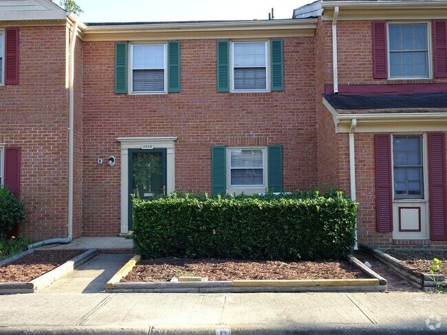 Building Photo - 399 Circuit Ln