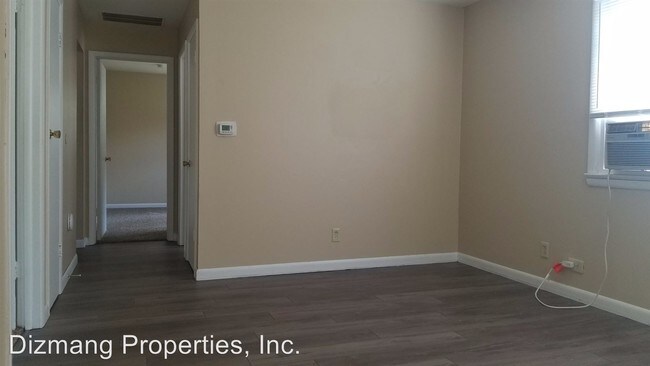 Building Photo - 826-830 S Link Ave