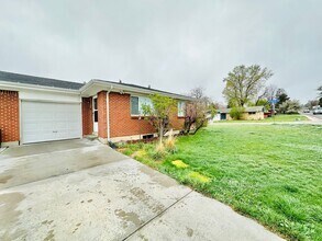Building Photo - 7790-7792 W 68th Ave