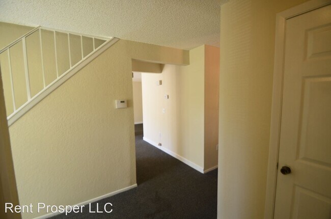 Building Photo - 2 br, 2.5 bath House - 4003 Dijon Dr #K