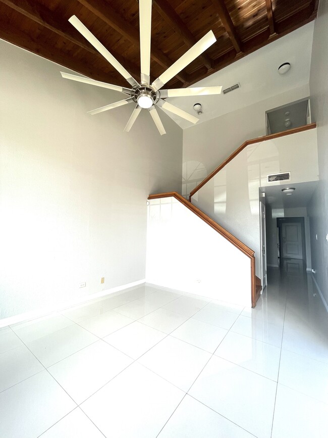 Building Photo - 2100 W San Marcelo Blvd