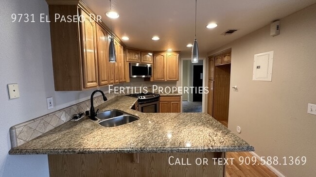 Building Photo - 9731 El Paseo Dr