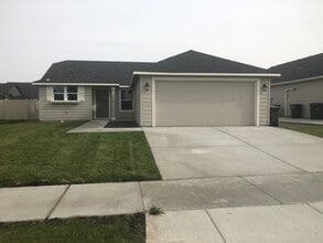Building Photo - 569 S Lakeland Dr