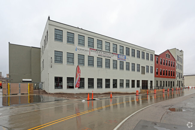 Primary Photo - Woolen Mills Lofts