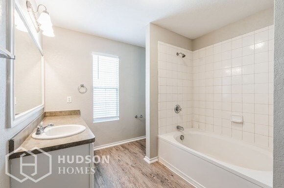 Building Photo - NOW AVAILABLE! 3814 Amber Chase, San Anton...