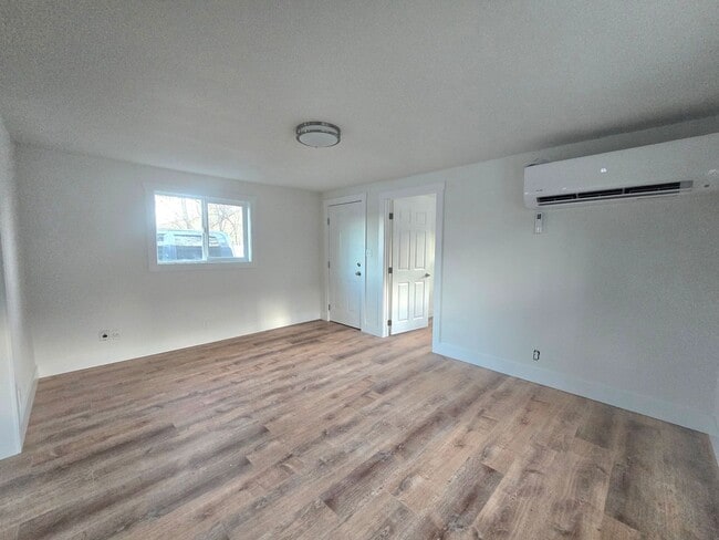 Foto del edificio - 706 1/2-9 1/2 Alderson Ave