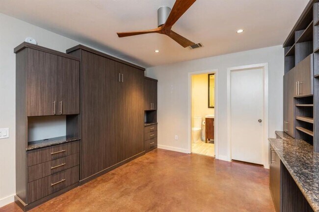 Foto del edificio - 5235 Blossom St