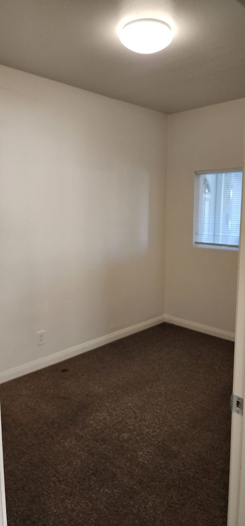 Building Photo - 507