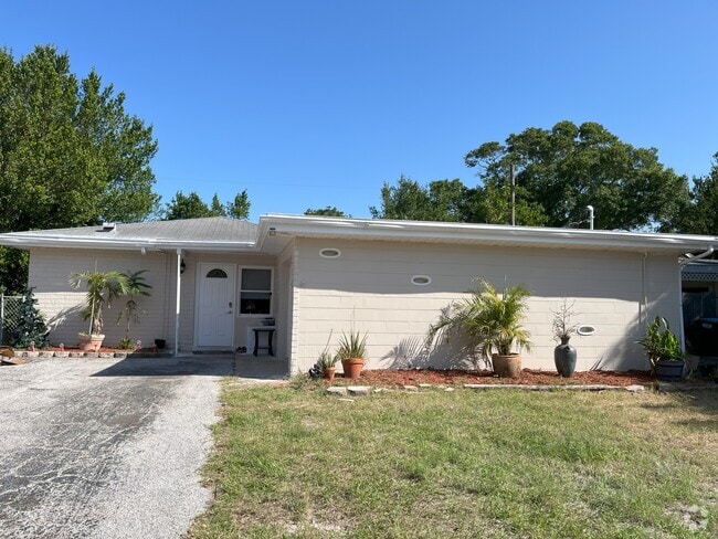 Building Photo - 10471 Kumquat Ln