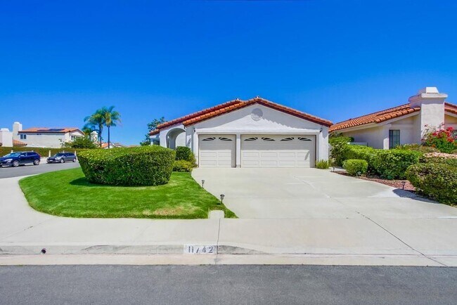 Building Photo - 11742 Avenida Sivrita