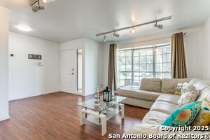 Foto del edificio - 5134 Lancelot Dr
