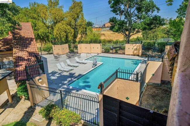 Foto del edificio - 2283 Renwick Ln