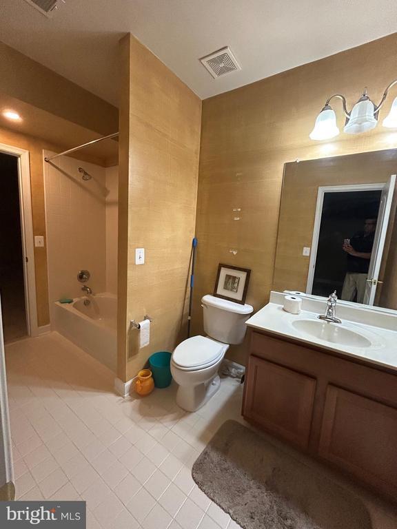 Foto del edificio - 16979 Horton Ct
