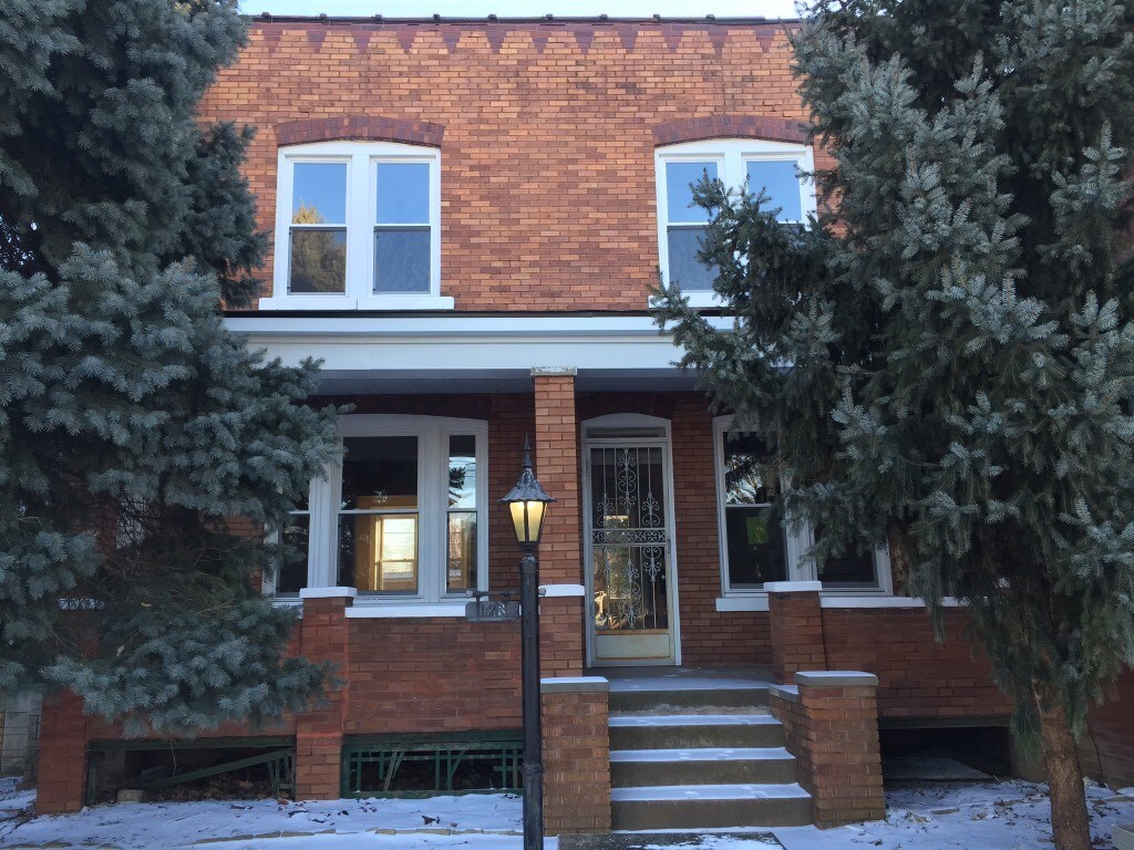 Primary Photo - 123 E Market St