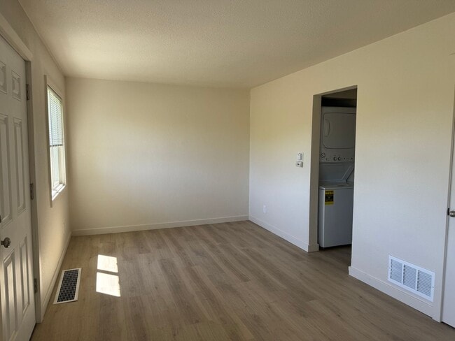 Foto del edificio - 6924 N Amherst St