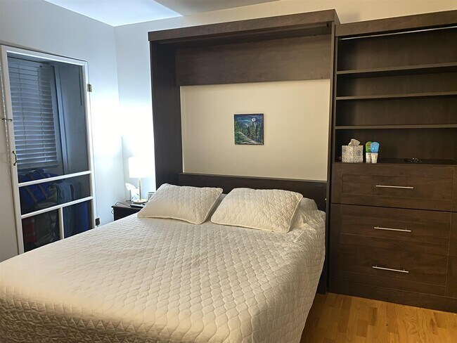Foto del edificio - 312 Rindge Ave