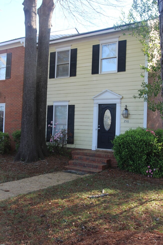 Building Photo - 2516 Elton St