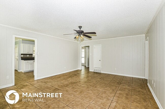 Foto del edificio - 6816 Birch Run Ln