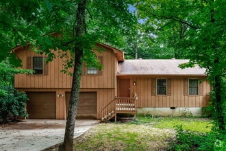 Building Photo - 1560 Cherry Hill Ct SW